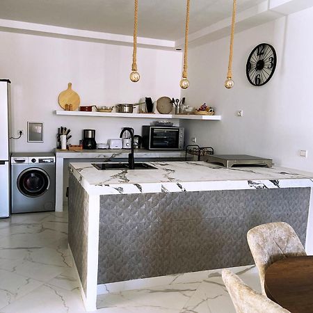 Entire House With Private Rooftop อัลฮอเคม่า ภายนอก รูปภาพ