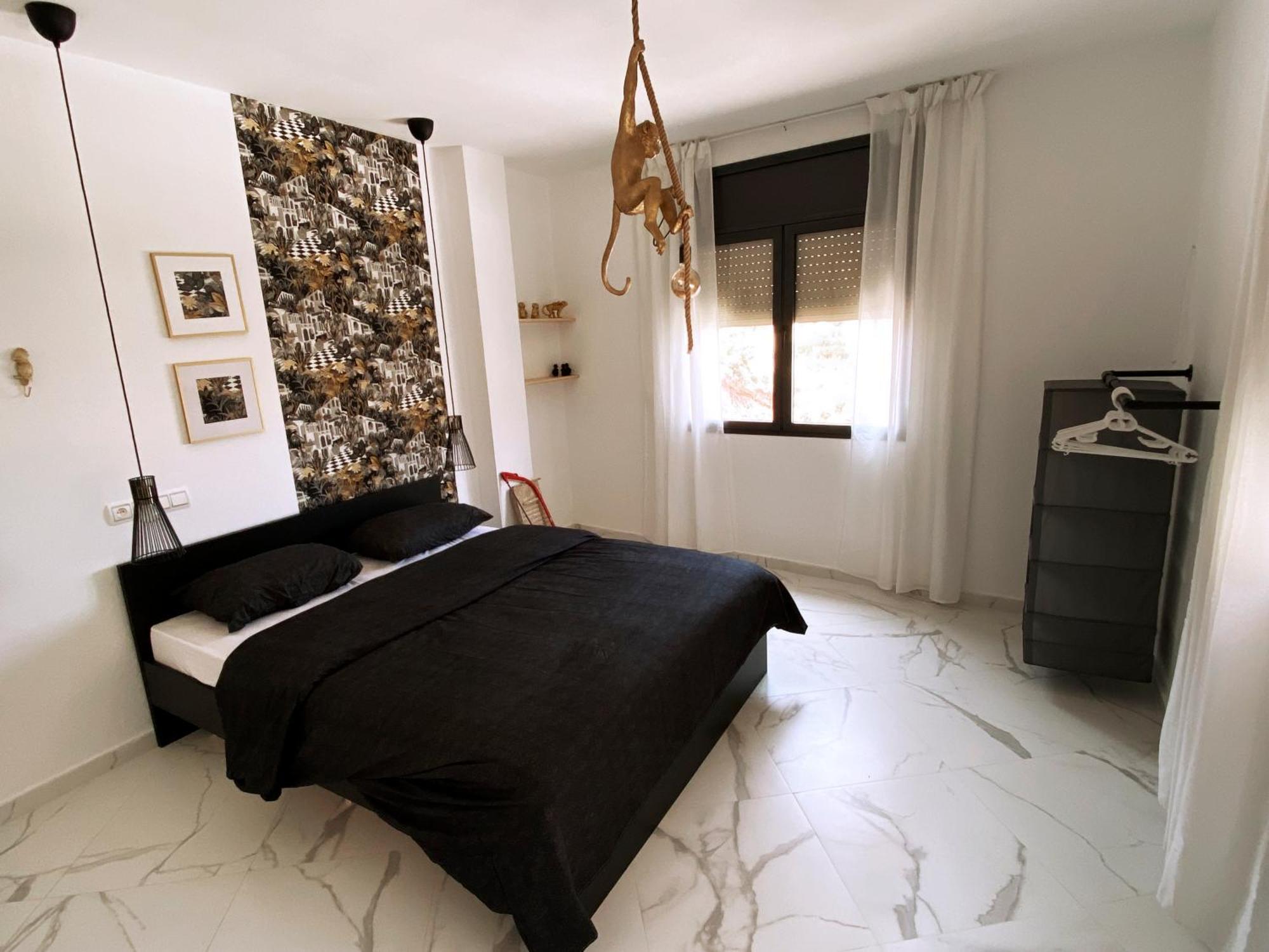 Entire House With Private Rooftop อัลฮอเคม่า ภายนอก รูปภาพ
