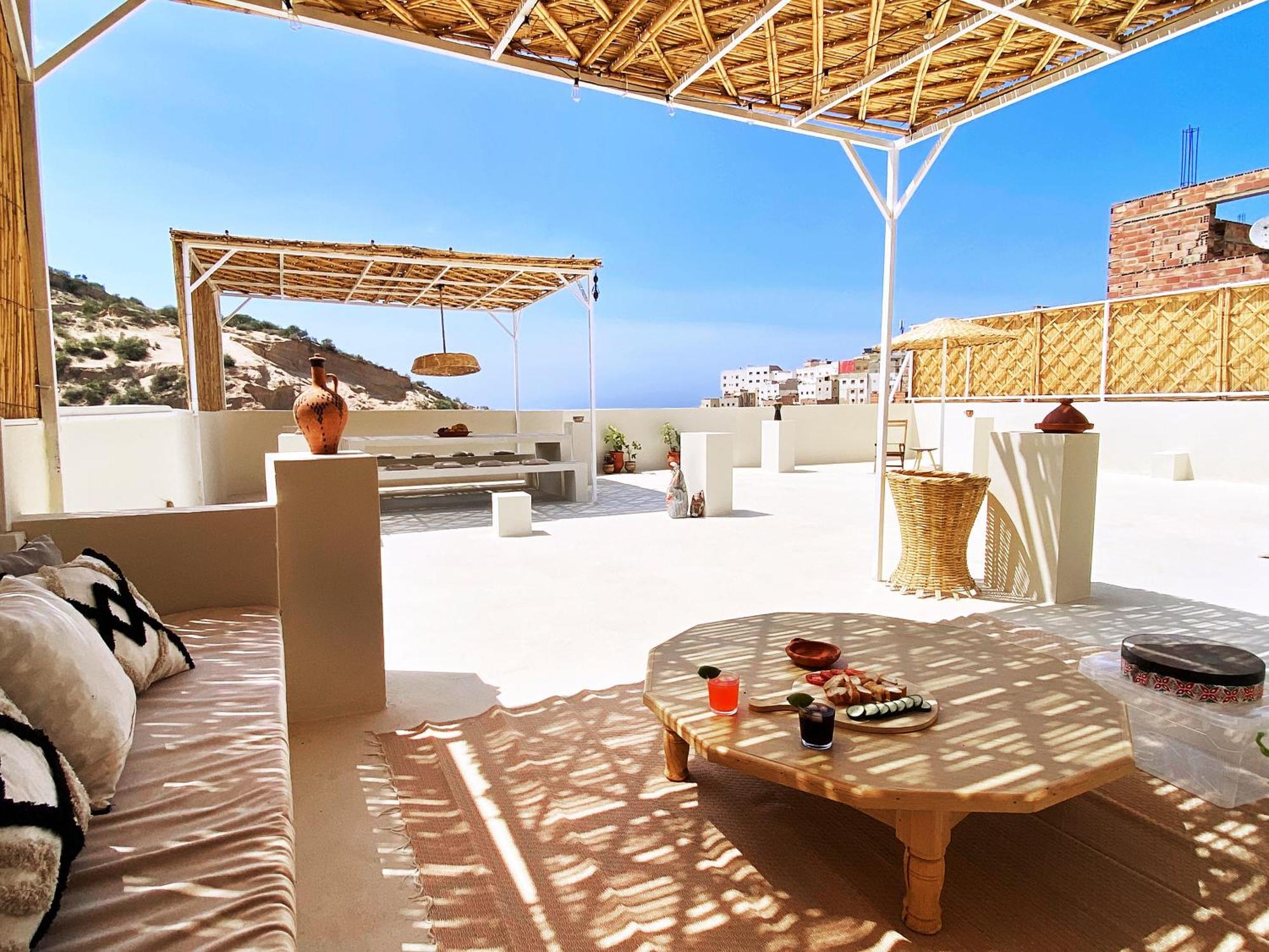 Entire House With Private Rooftop อัลฮอเคม่า ภายนอก รูปภาพ