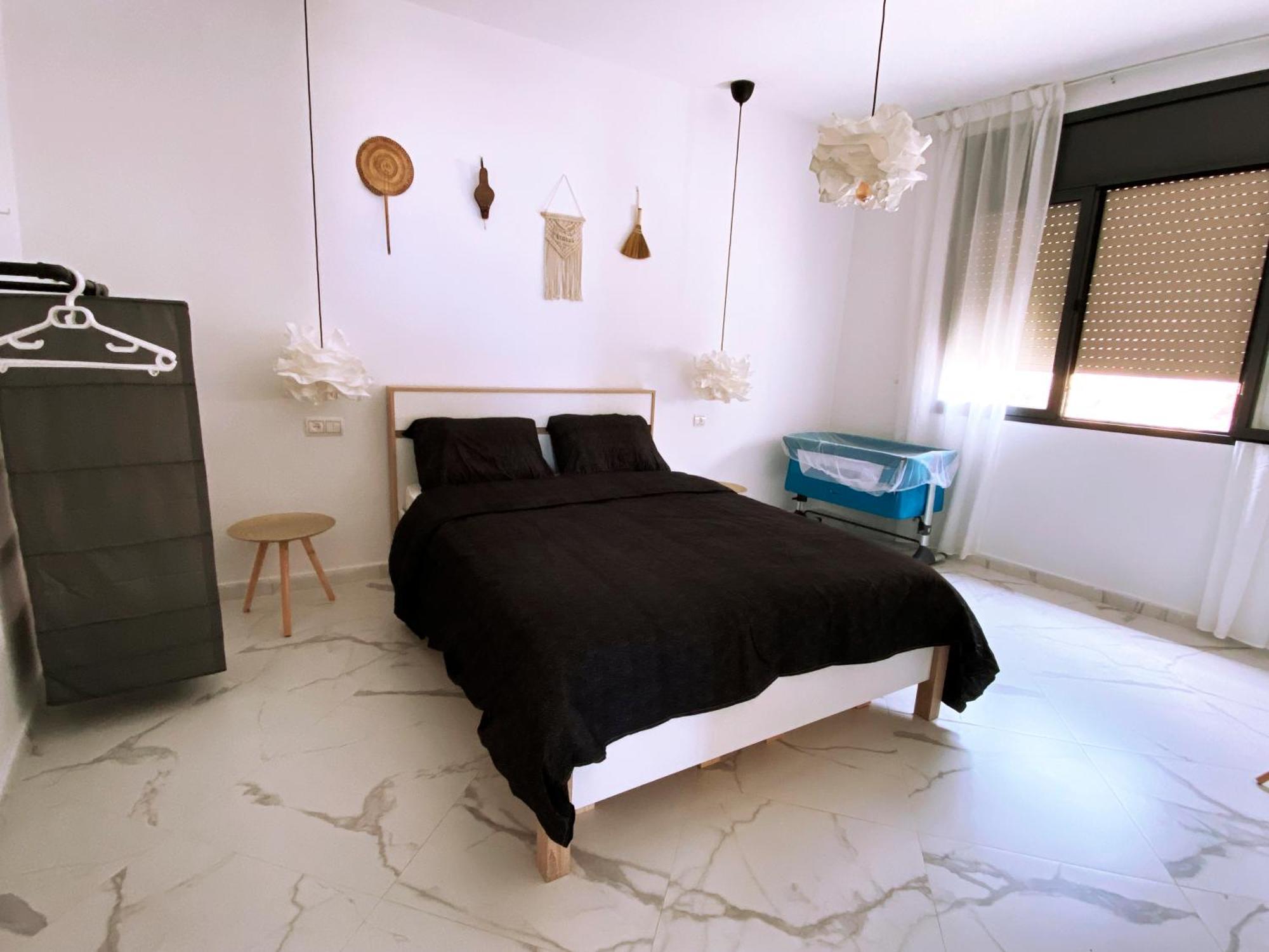 Entire House With Private Rooftop อัลฮอเคม่า ภายนอก รูปภาพ